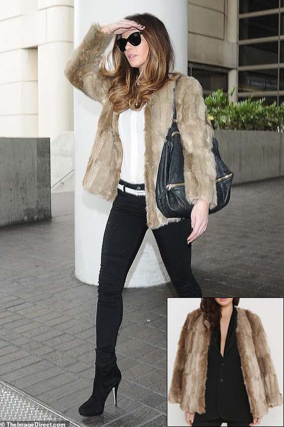 케이트 베킨세일 착용 Unreal Fur 블론드 온 블론드 비건 퍼 자켓 여성울랄라 편집샵